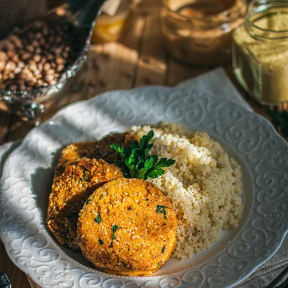 Пряные котлеты из нута с гарниром из кус-куса — курс «Фитнес-курс»