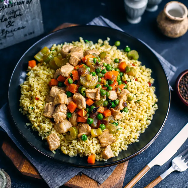 Индейка, тушённая с овощами, и пряный булгур — курс «Много птицы»